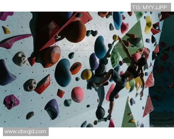 攀岩生涯中的挑战与成长陈娜分享运动的魅力与坚持