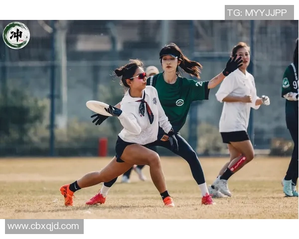 杭州飞盘队与深圳飞盘队赛后复盘探讨团队协作与战术执行的关键因素